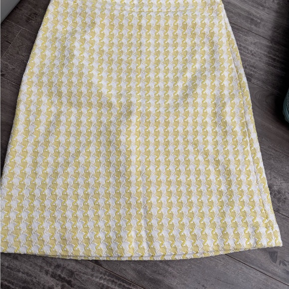 Banana Republic Dresses & Skirts - Banana Republic Yellow and White A-Line Skirt